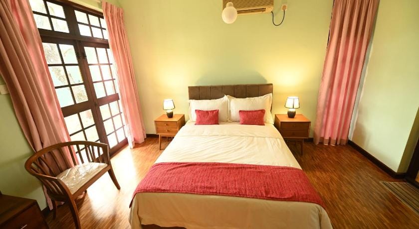 Serene Manor Bed and Breakfast in Western Province
