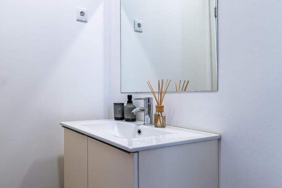 Nomad's Easy Stay - Studio Lounge Casa da Musica Apartment in Porto