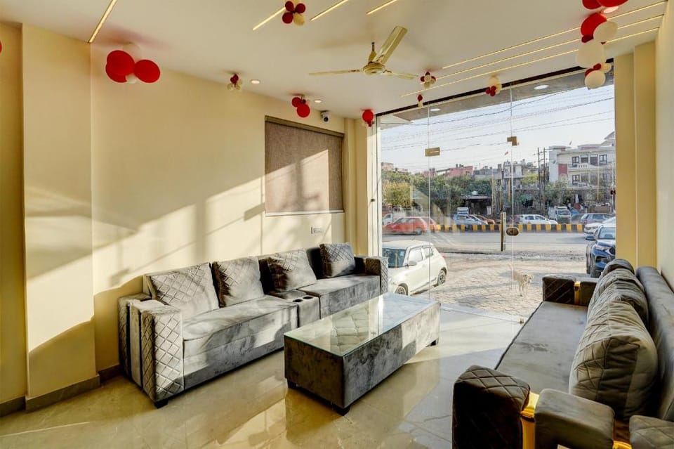 Super Hotel O Red Diamond Hotel Hotel in Delhi