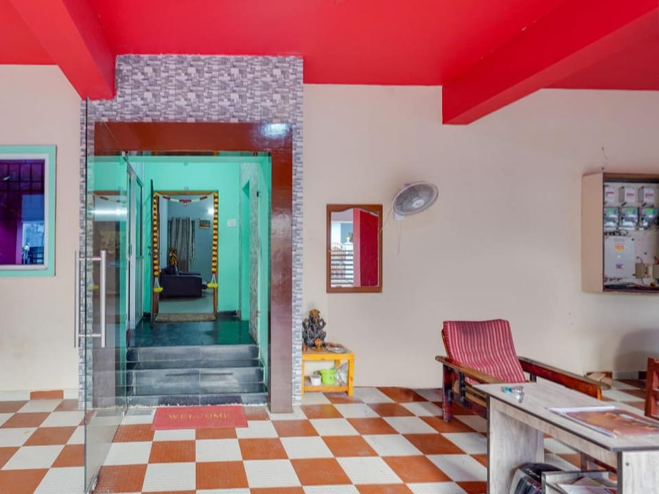 Hotel O Eswar Residency Saligramam Hotel in Chennai