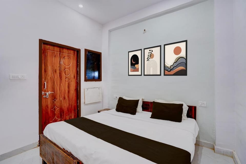 Hotel O Sky Guest House Hotel in Lucknow