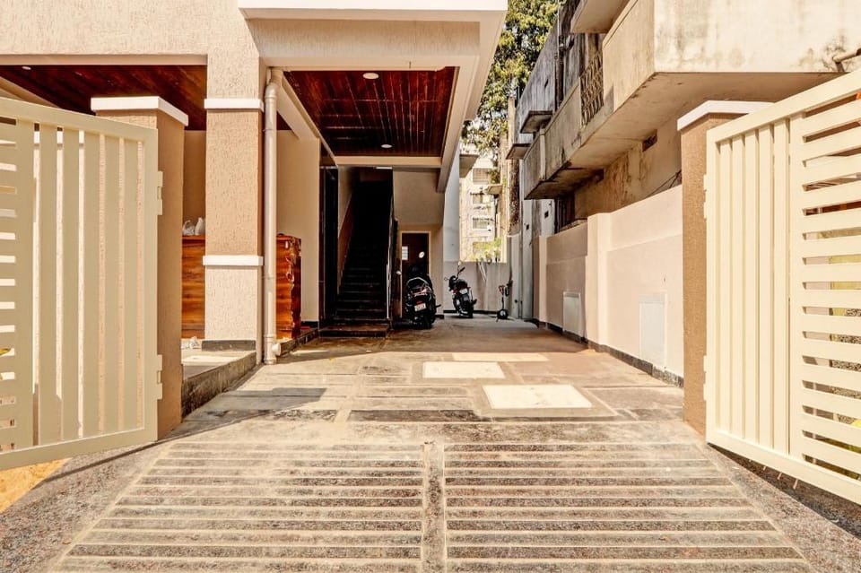 Hotel O by OYO R SQUARE HOMES Hotel in Hyderabad