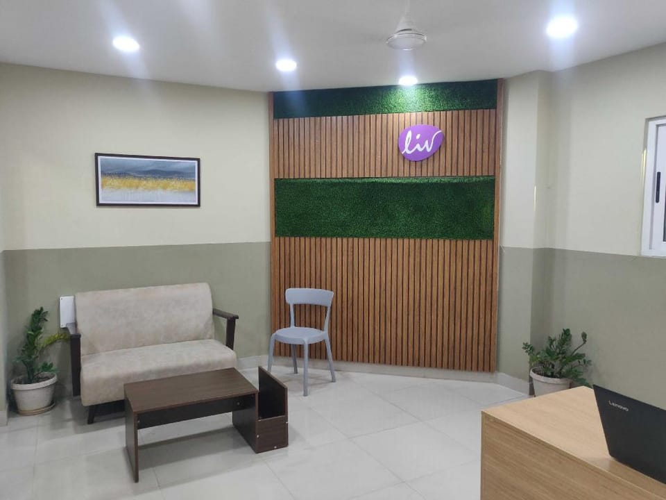 Super Collection O Local Square Karle Town Hotel in Bengaluru