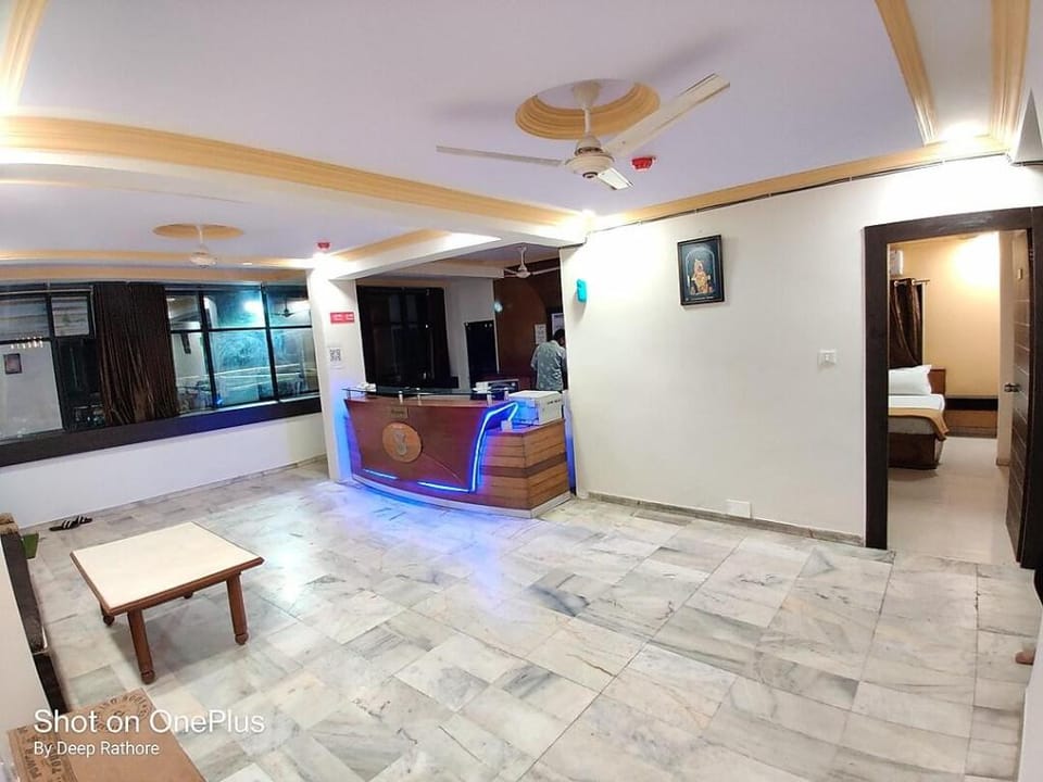 HOTEL SAROVAR INN NAROL Hotel in Ahmedabad