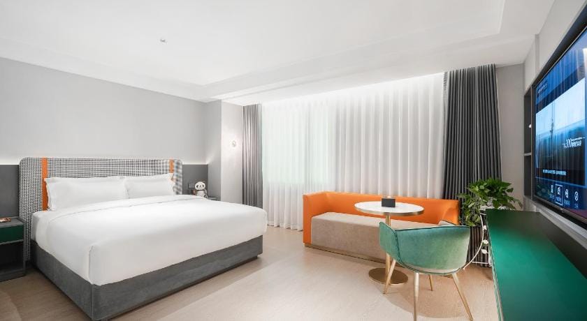 R ROYALSS HOTEL Chengdu Chunxi Road Taikoo Li Hotel in Chengdu