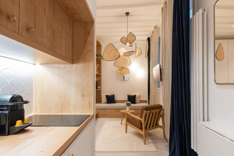 Geranimus : Heart of Paris Montorgeuil Apartment in Paris