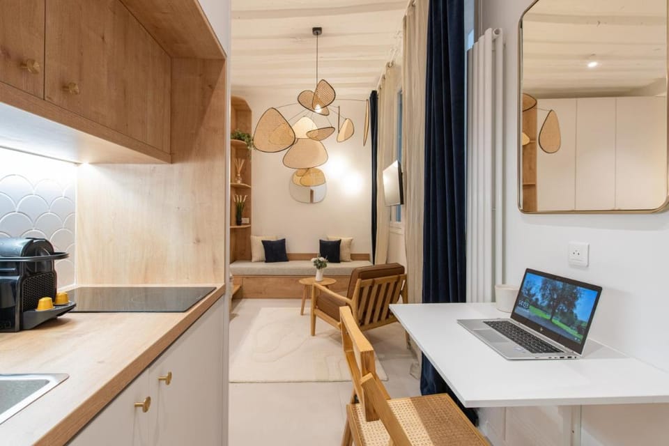 Geranimus : Heart of Paris Montorgeuil Apartment in Paris