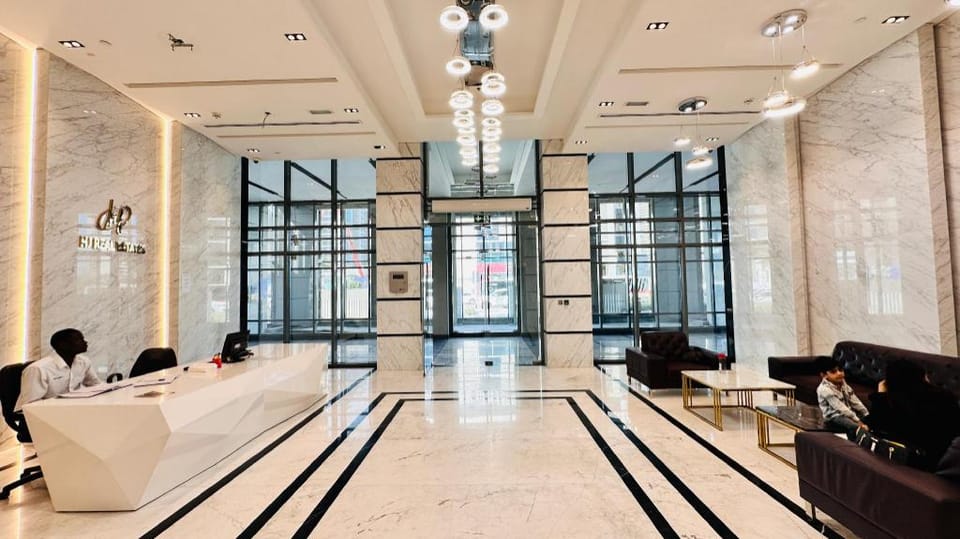 Upscale Apartment at Oval Tower Near Downtown with Balcony and Parking by Belvilla Bed and Breakfast in Dubai