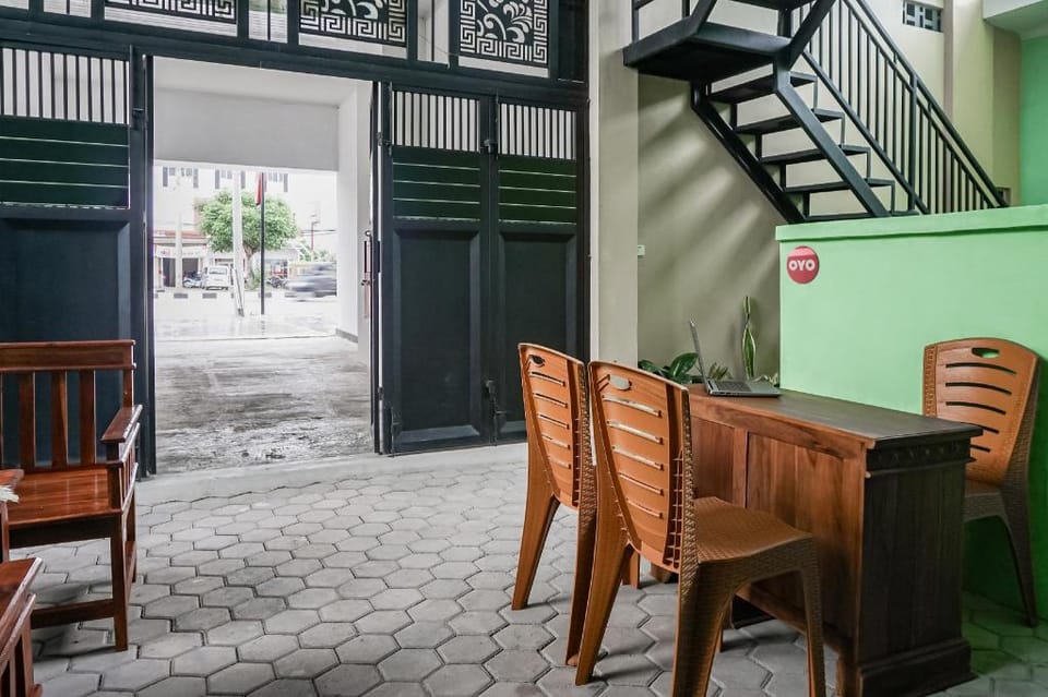 Hotel O Guest House Riharti Syariah Hotel in Indonesia