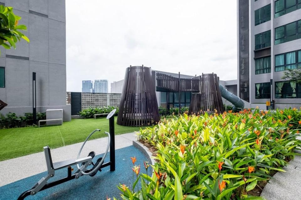 Cubic Botanical Massage Chair 3BR8Pax MidValley Apartment in Federal Territory of Kuala Lumpur