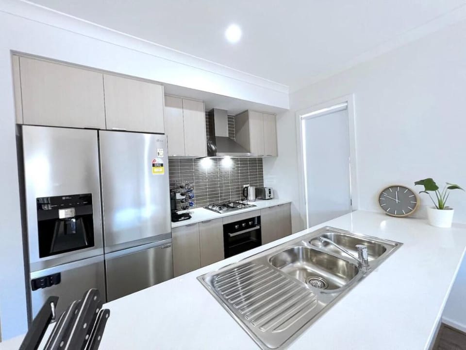 Brilliant Berwick Home WiFi Smart TV Garage Vacation rental in Berwick