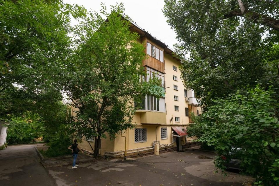 Nadezhda Apartments on Jeltoksan 77/79 near Arbat Apartment in Almaty