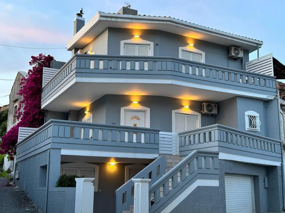 Glikanisos House Nipos - ideal for hikers and families 2bd, 6pl. 10min to beach Apartment in Crete