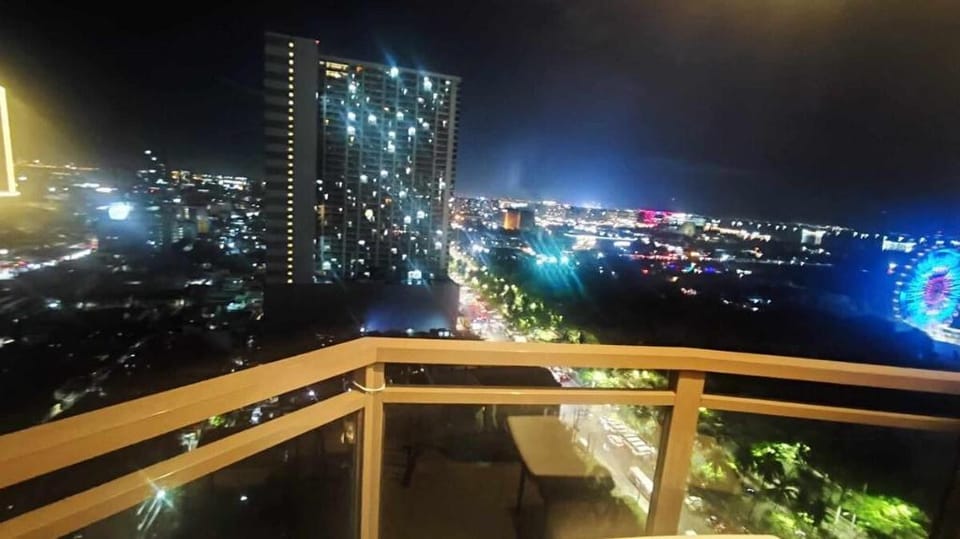 BayFront Suite 33 | The Radiance Manila Bay- Pasay Apartment in Manila City