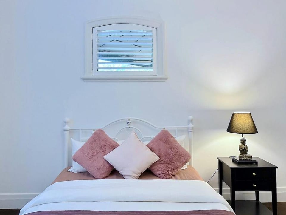 Camberwell Holiday Home With Pool Vacation rental in Melbourne