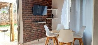 2 Bedroom + 1 Bathroom & full kitchen Vacation rental in Pretoria
