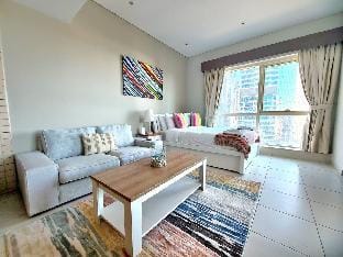 Amazing view- huge balcony- Nr JBR walk and beach Apartment in Dubai