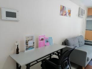 MoveOn Staycation 1BR Apartment in Makati