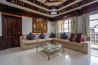 Spacious 3 bedroom apartment in Nanai Road Patong Vacation rental in Patong