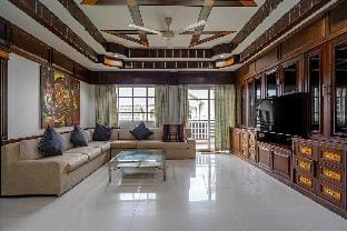 Spacious 3 bedroom apartment in Nanai Road Patong Vacation rental in Patong