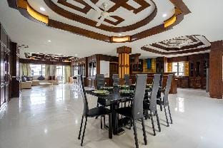 Spacious 3 bedroom apartment in Nanai Road Patong Vacation rental in Patong