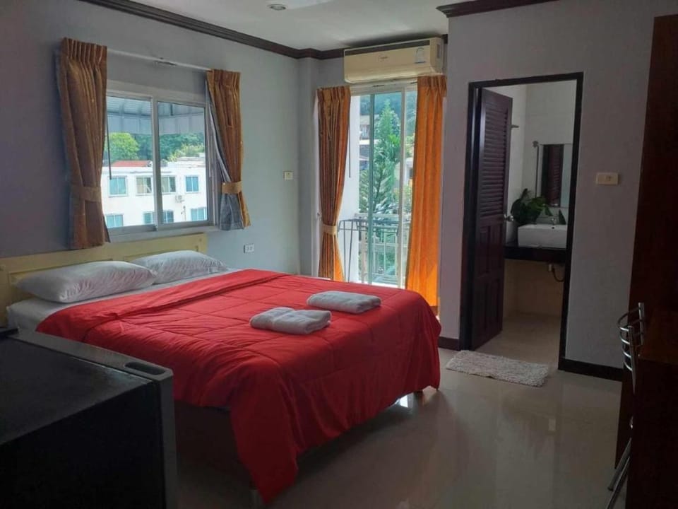 Elba Bella Guest House Apartment in Patong
