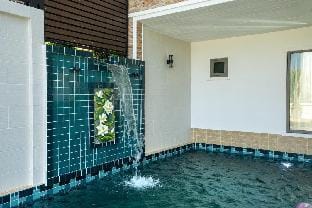 Khanitha Luxurious Private Pool walk to the beach! Villa in Choeng Thale