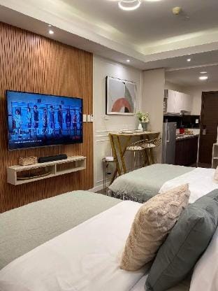 Venus Suite by YourNest @ Air Residences / Mall Apartment in Makati