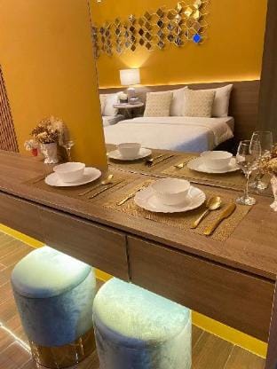 Diva Suite by YourNest @ Air Residences / Mall Apartment in Makati