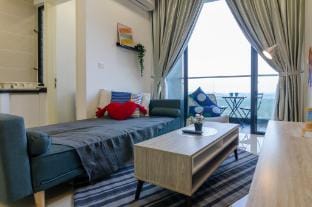 Stylish DPristine 9 next to Legoland FREE Parking Vacation rental in Johor