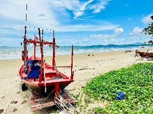 Mantra Beach Condominium Studio- M249 Apartment in Chon Buri Changwat