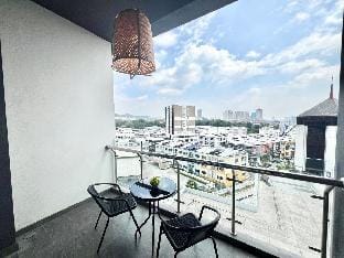 SA 1-10PAX Sky Pod Puchong 2Room IOI Mall LRT WiFi Vacation rental in Subang Jaya