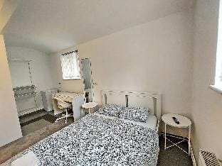 R24 Rose house - entire house (up to 40 persons) Vacation rental in Ljubljana