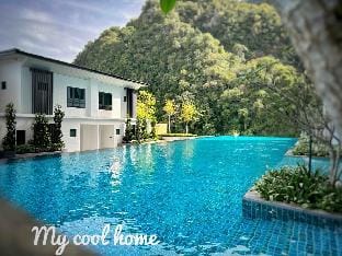 Onsen Suite Theme Park View @ Lost World (3R2B) Apartment in Ipoh