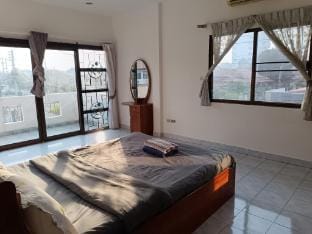 Jomtien ,5BR villa,chaiyaphrui emongkol Villa in Pattaya City
