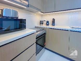 Burj Crown Luxury 2-Bedroom with  Balcony Vacation rental in Dubai