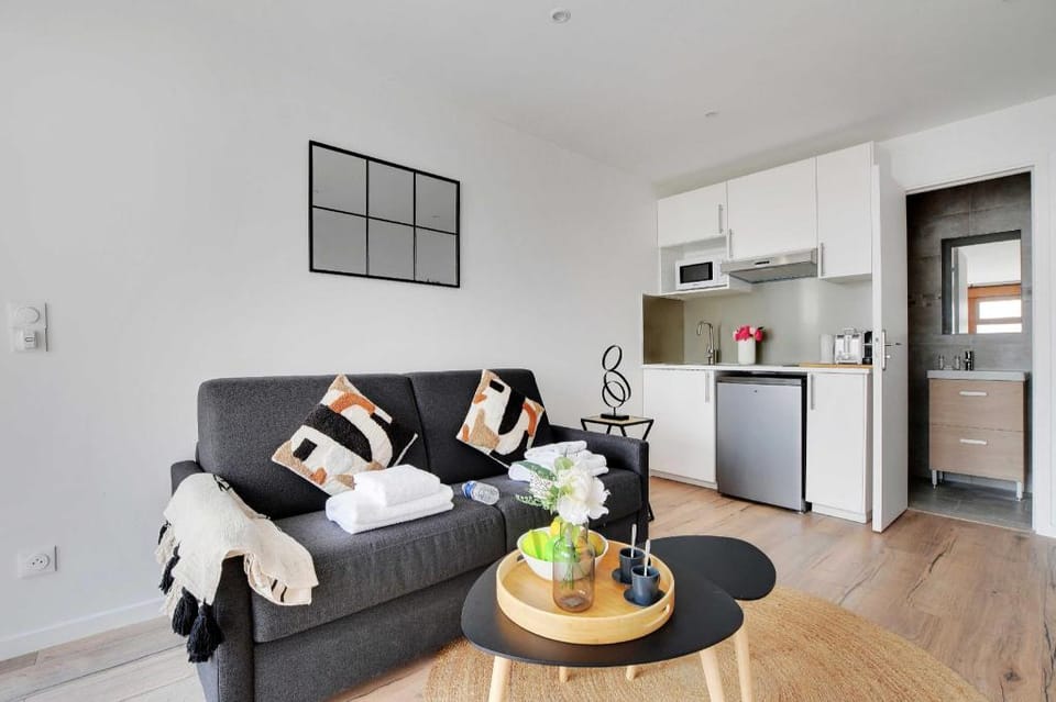 Charming Studio 2P- Next Paris Apartment in Île-de-France