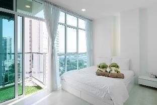 Couples Getaway XVI | Cozy Suite Sleeps 1-3 | City Suite Apartment in George Town
