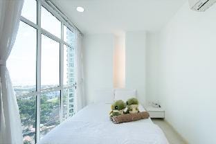Couples Getaway XVI | Cozy Suite Sleeps 1-3 | City Suite Apartment in George Town
