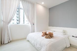 Couples Getaway III | Cozy Suite Sleeps 1-3 | Urban Apartment Apartment in George Town