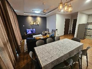 Vivacity Jazz 1 Luxury Cozy Home 8paxs Card LV 12 Vacation rental in Kuching