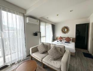 D236 - Spacious studio at The Deck great location Apartment in Patong