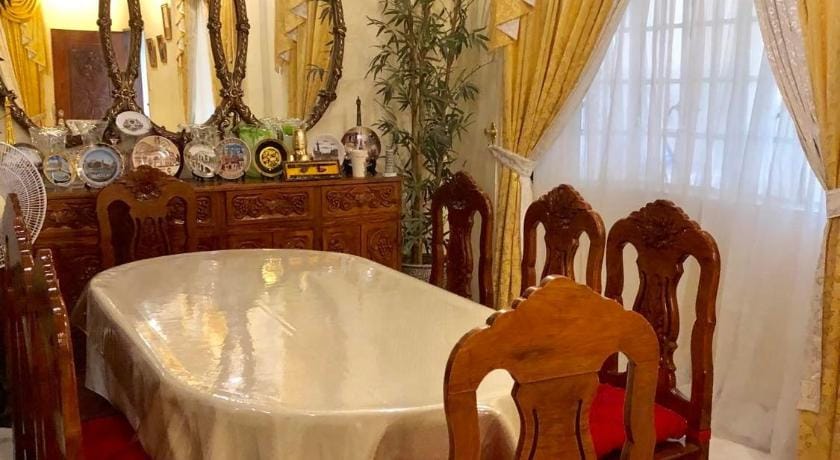 The Mansion -20 Pax Luxury Near Airport in Pasay Hotel in Pasay