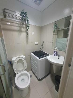 Shell Res MOA 1BR-4pax Poolview Near ManilaAirport Apartment in Pasay