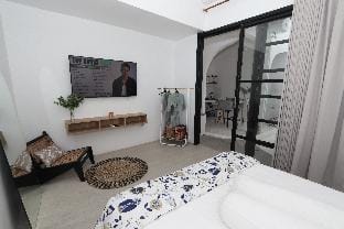 Castello white house Vacation rental in East Java