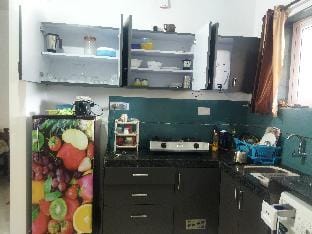 Luxurious studio appt just 7  mins to beach  Apartment in Canacona