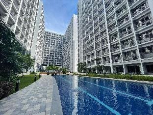 Theia Suite by YourNest @ Shore2 (Wifi+Netflix) Apartment in Pasay