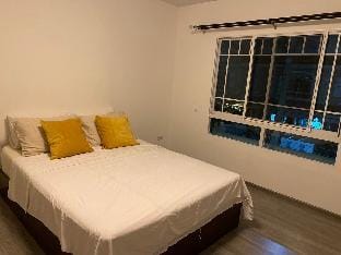 Indy2 BangnaKM 7 15m  to airport next to Ikea Mega Vacation rental in Bangkok