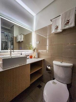 Maia Suite by YourNest @ Shore 2 (Wifi+Netflix) Apartment in Pasay