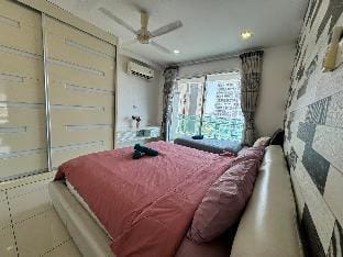 SpaciousSuite_2BR_8pax@MansionOne_Gurney/Gleneagle Apartment in George Town